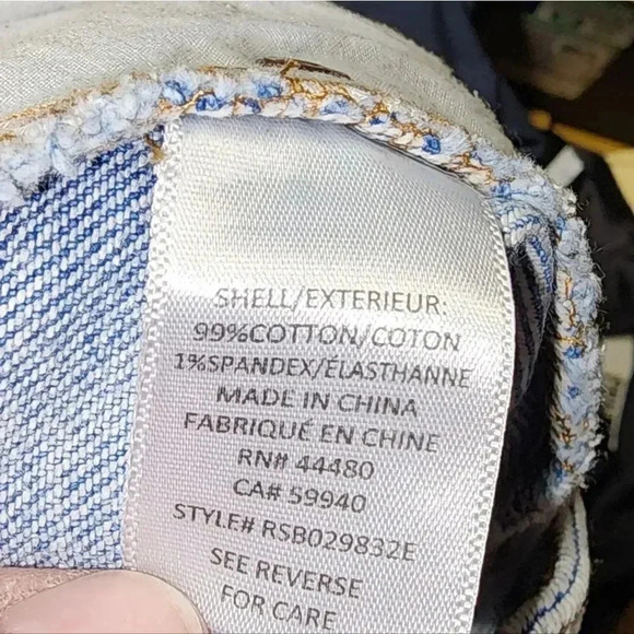 Tinseltown Butterfly Embroidered Destroyed Jean Shorts Denim Cutoffs Junior's 11 - Picture 8 of 8